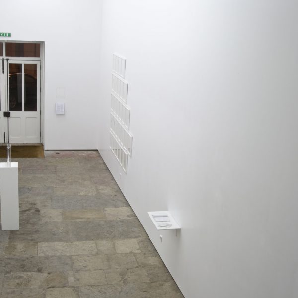 Exposição 'pela superfície', 2013. Galeria 3+1, Lisboa.