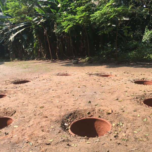 The measure of the voice, 2019. Sound installation. Eight clay pots (90 x 70 cm each), eight speakers. The video and photos exist here as a document only - The work deals with the measure of space and time of the voice. Eight voices are reverberated from the inside out of eight clay pots (which carry the measure of the body), arranged in a circle and buried to the surface, seeking to speak of a movement that is continuous. They are voices spoken into the earth, and amplified by the clay. The voice at the work doesn’t use the word, has no speech, language or culture. Each voice seeks to speak of its own breath, in all its power and precariousness. It deals with the individual breath, and how it exists together. When one person's breath ends, the next begins, like voices that continue one into the other, from inside to outside of the earth. The voice, the breath that is naturally finite, as the time unit of a larger seam, of indefinite time.