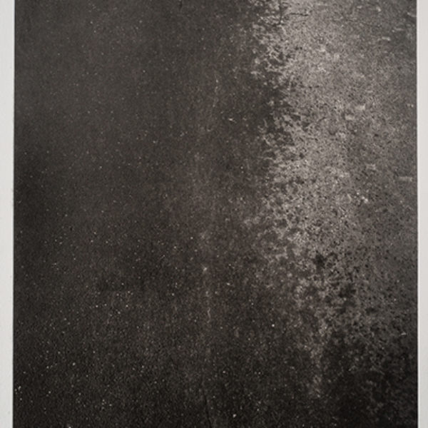 Chuva, 2014. Fotogravura sobre papel de algodão. Tríptico, 38 x 27 cm (cada)